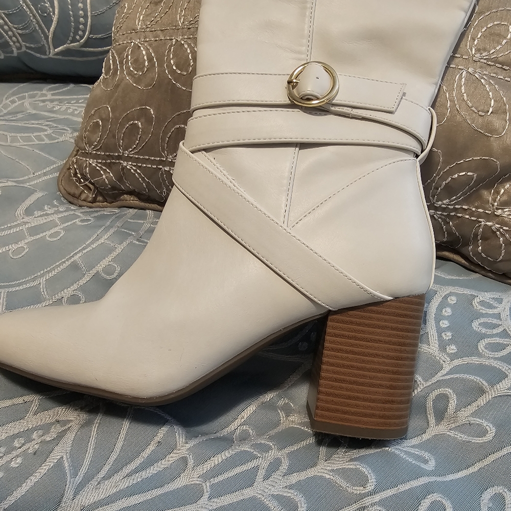 Liz Claiborne Boots